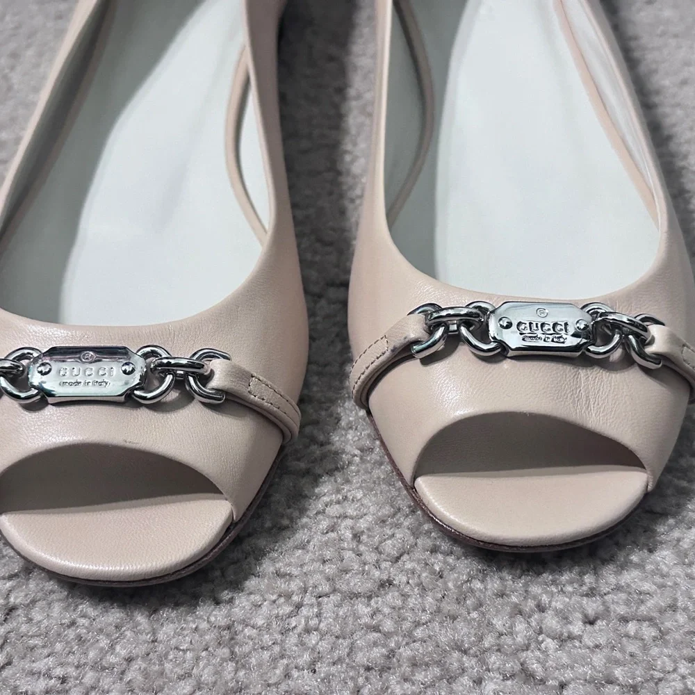 GUCCI TAN FLATS - Picture 2 of 11